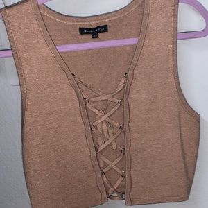 Brand New Kylie+Kendall Cropped tie up shirt